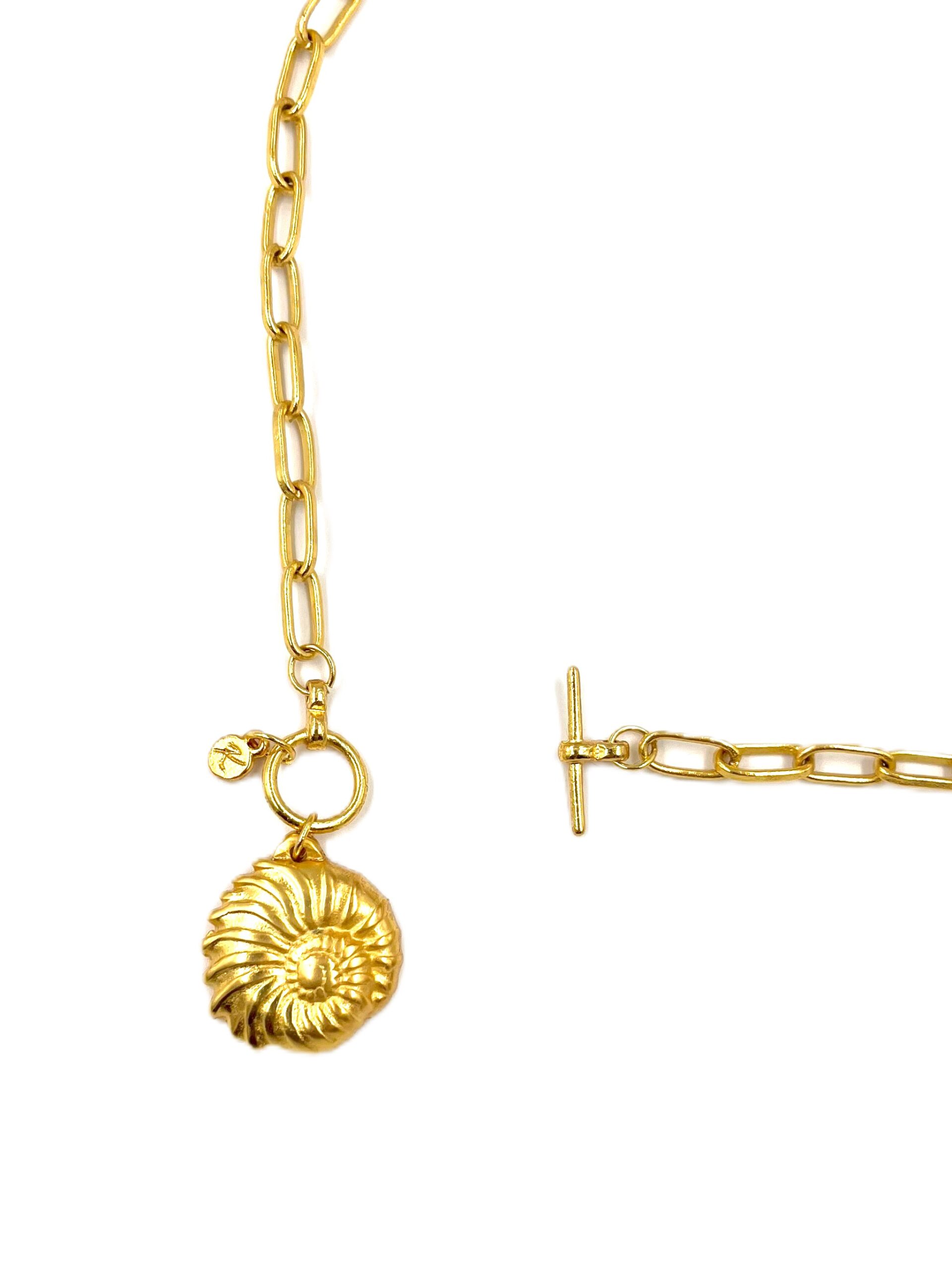 Amaranta Collar Dorado (Broche al Frente) Amaranta Collar Dorado (Broche al Frente)